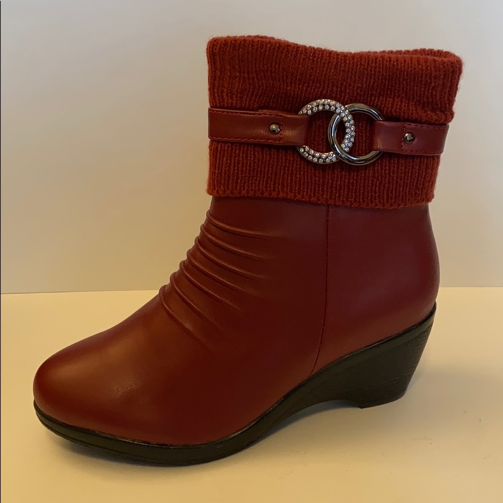 Clearance:: Women’s red winter boots(sold out)